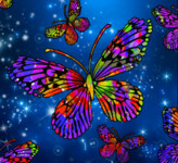 Летящие куда-то сказочные бабочки скользят по картинке.