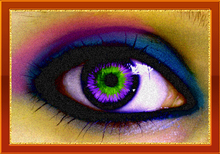 Переливающееся разными цветами живое фото глаза.
